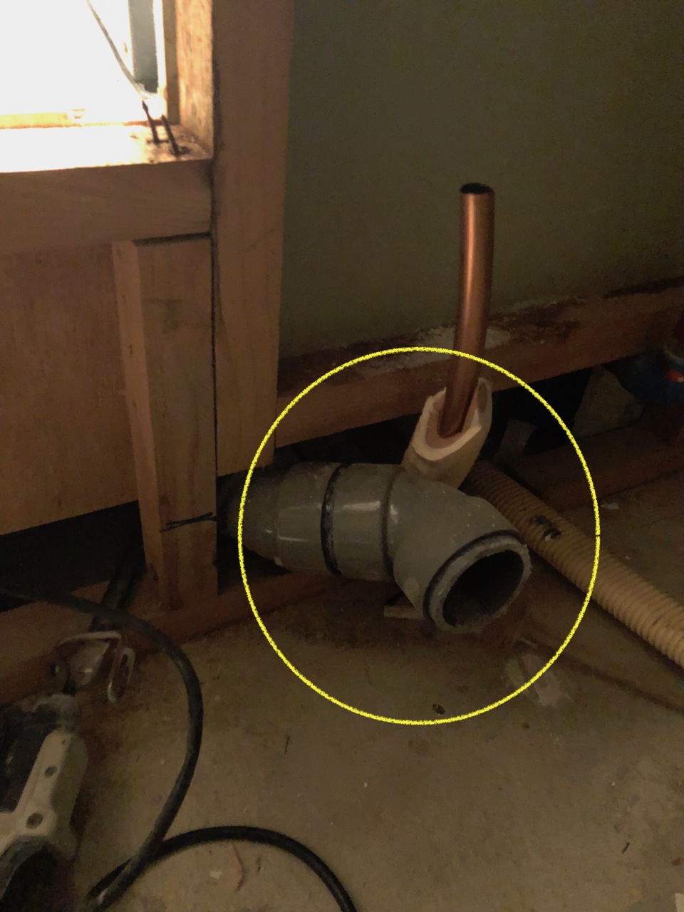 浴室の入り口をバリアフリーにする。